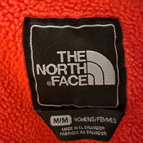 EUC North Face jacket- wi/pockets - zippers work perfectly. Med- red/pink - Picture 6 of 8
